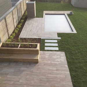 Jardin complet avec piscine