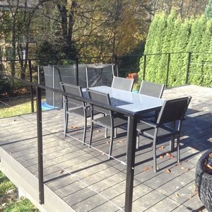 Terrasse sur piloti en bois composite