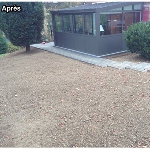 Terrasse sur piloti en bois composite