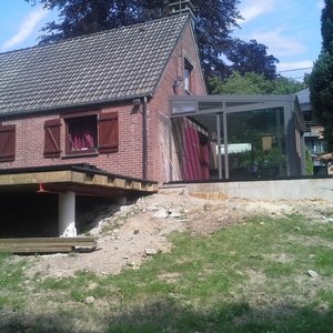 Terrasse sur piloti en bois composite