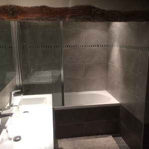 Carrelage d'une douche complète