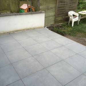 Carrelage d'un terrasse en pose collée